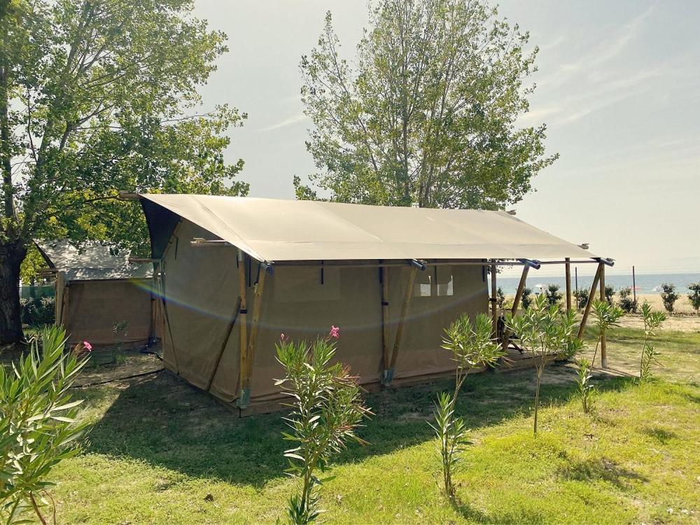 Mareleon Camping โอฟรีนีออน ภายนอก รูปภาพ