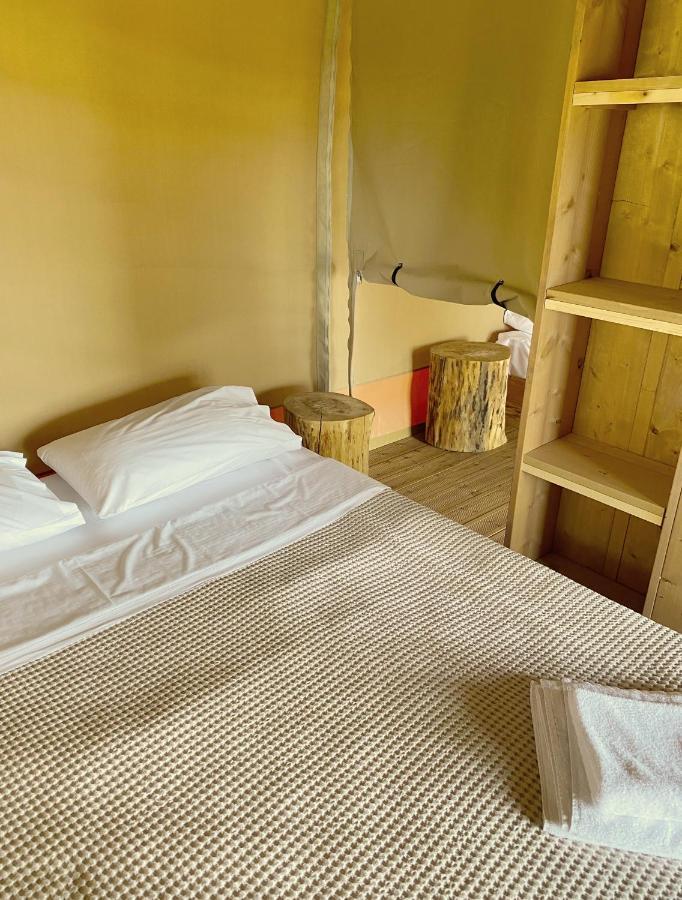 Mareleon Camping โอฟรีนีออน ภายนอก รูปภาพ