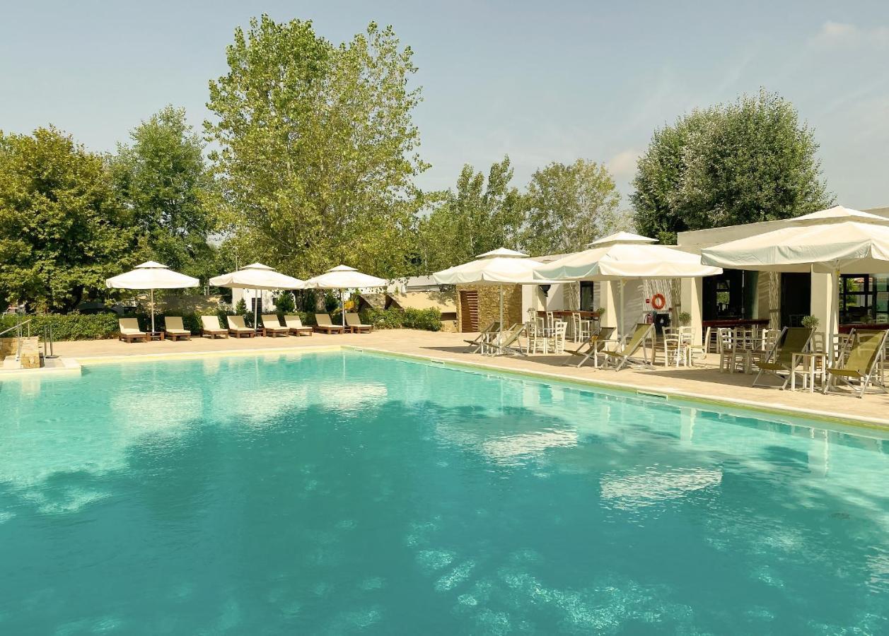 Mareleon Camping โอฟรีนีออน ภายนอก รูปภาพ